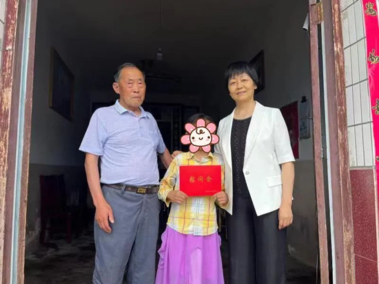 085517-139487.jpg 083309-851168.jpg