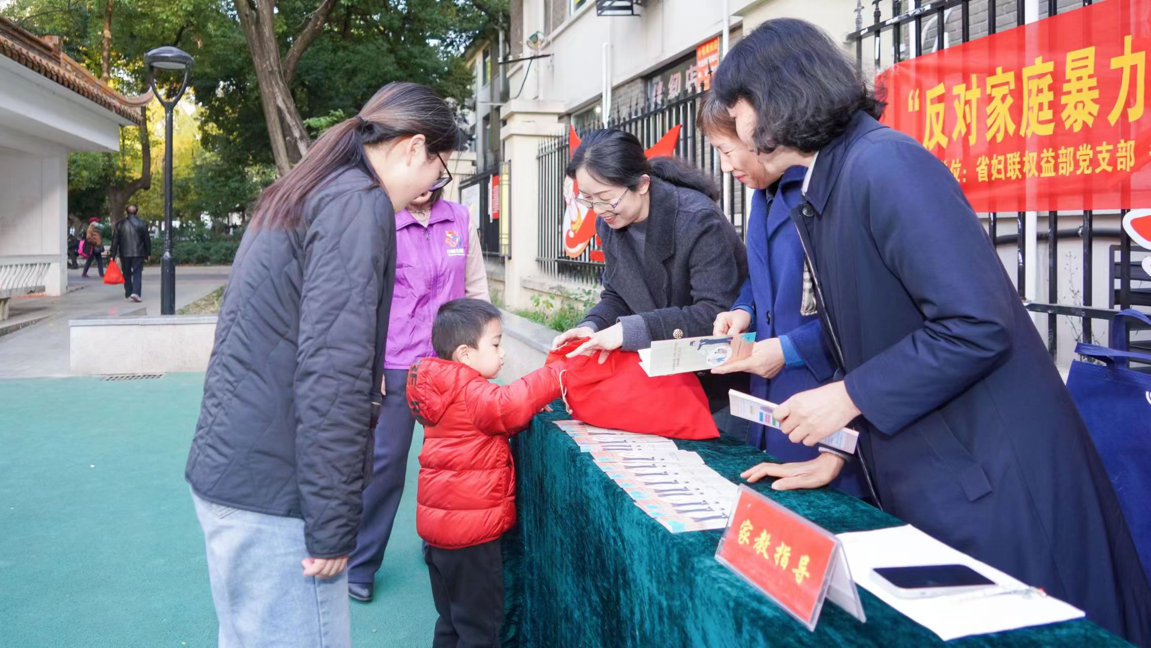 105958-243602.jpg 105958-243602.jpg