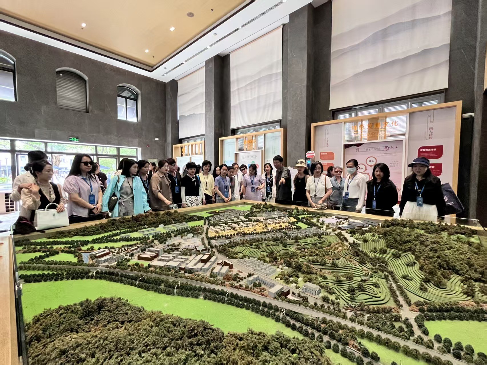 155400-407080.jpg 155400-407080.jpg