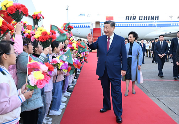 習(xí)近平抵達(dá)澳門 將出席慶祝澳門回歸祖國25周年大會(huì)…
